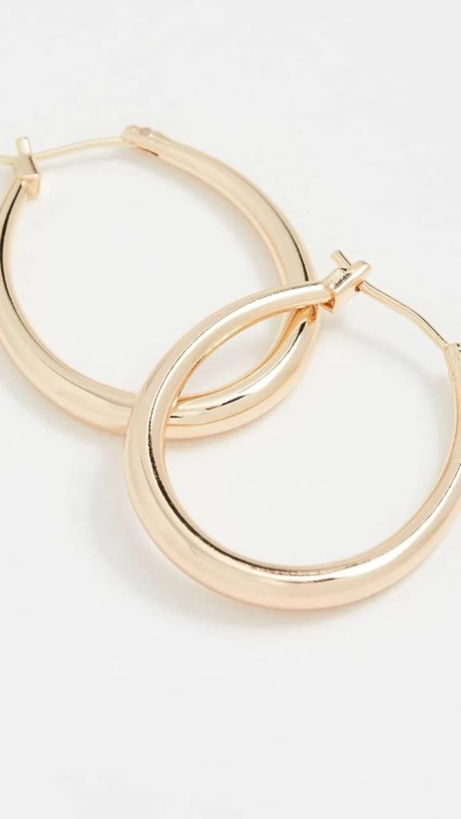 SHASHI Women's Oval Hoop Earrings - Stylish Gold-Plated Oval Hoops for Women