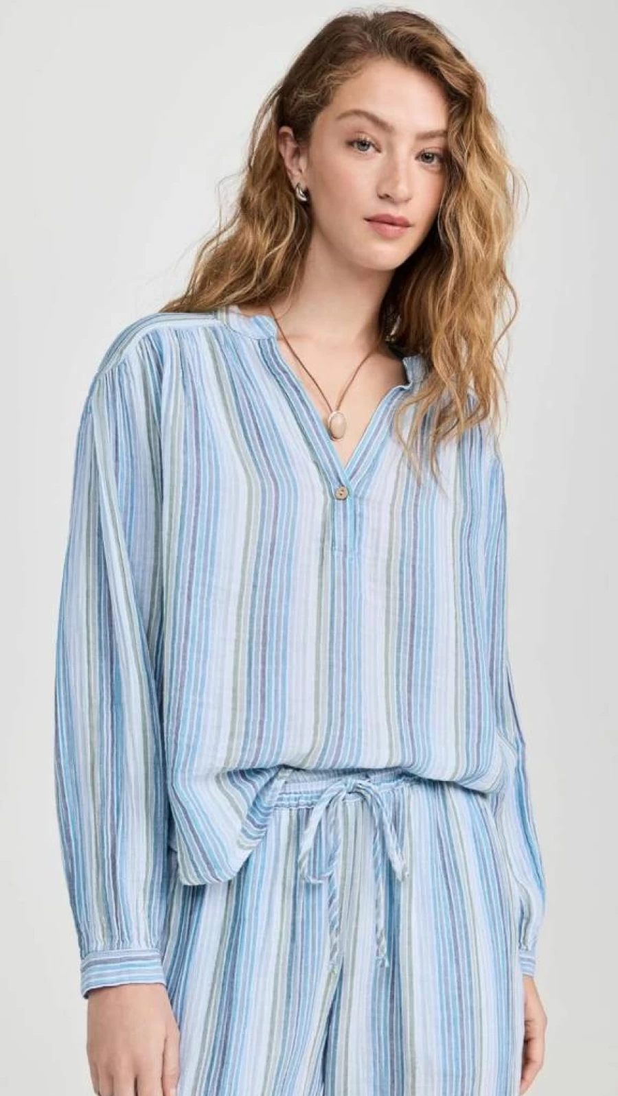 XIRENA Women's Alina Top - Stylish Casual Blouse for Women