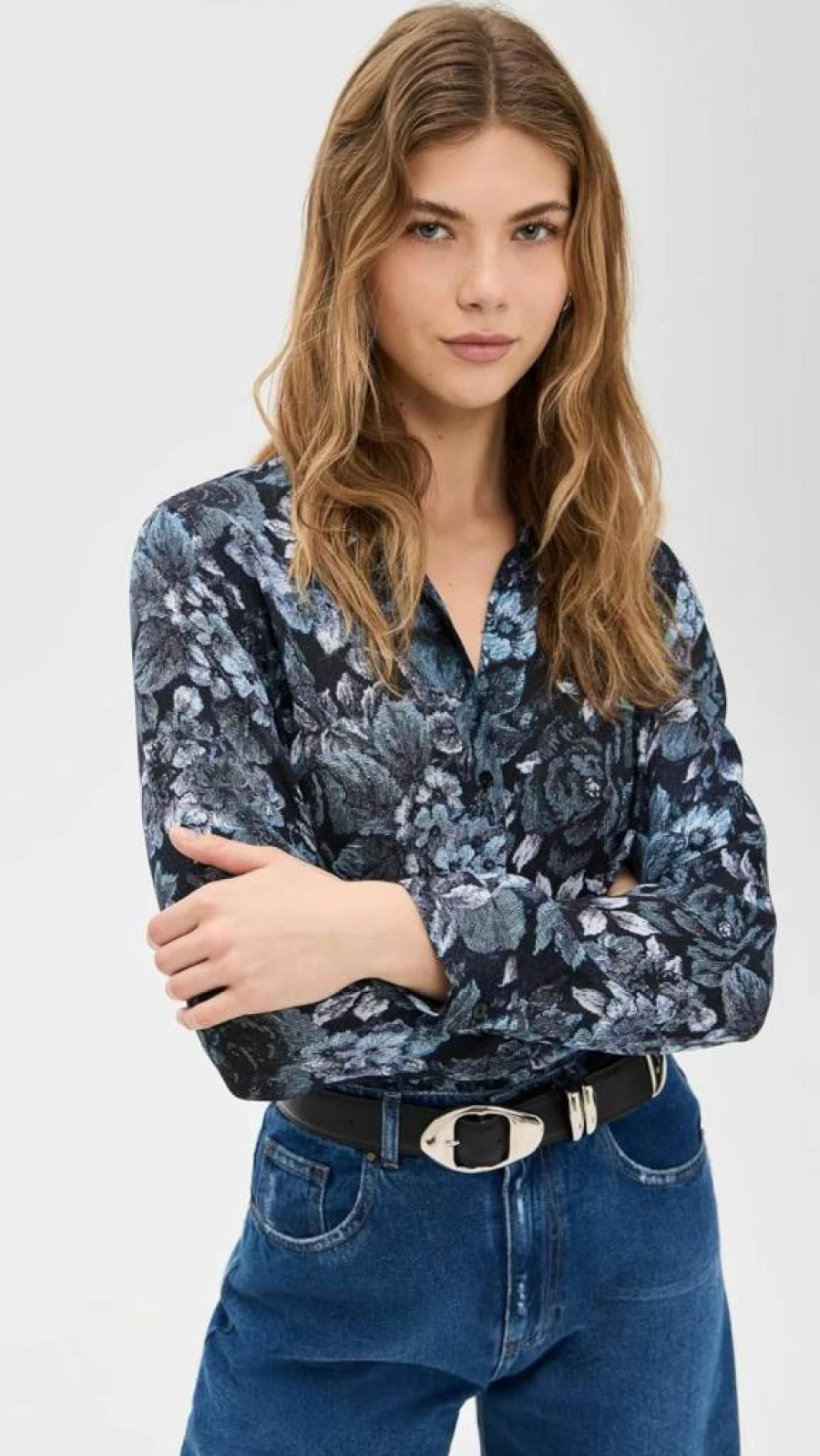 L'AGENCE Women's Nina Long Sleeve Blouse - Elegant Feminine Top