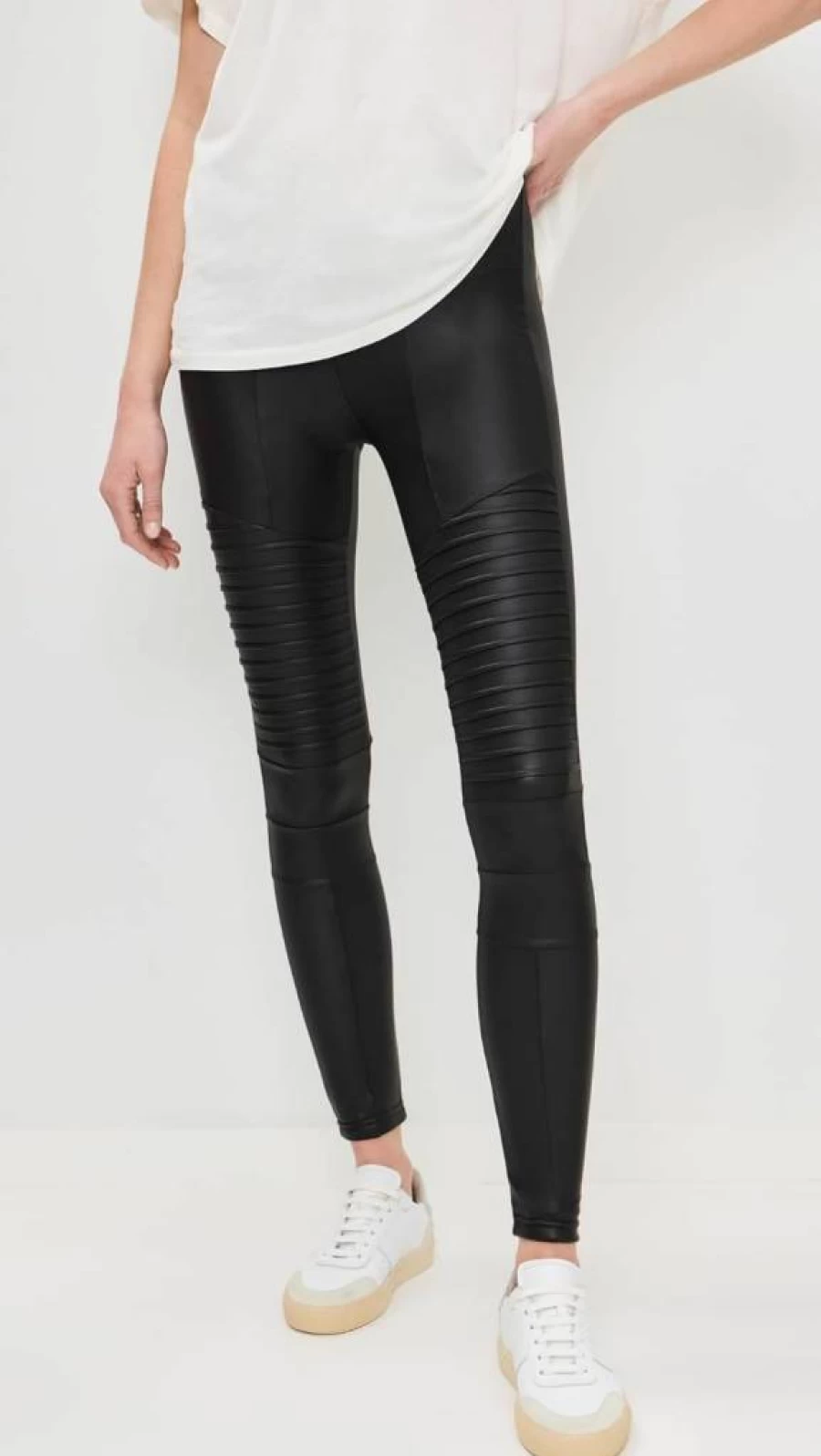Plush Women's Fleece-Lined Motorcycle Leggings - Soft Thermal Riding Pants for Comfort & Style
