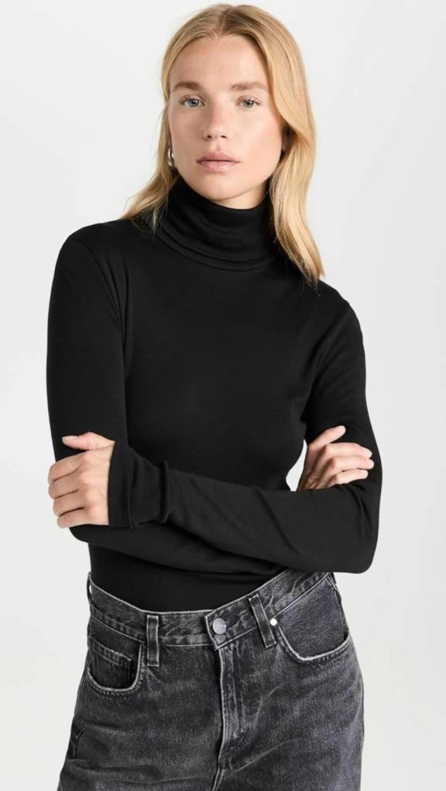 Splendid Women's Classic Turtleneck Sweater - Timeless Soft Knit Top for Everyday Elegance