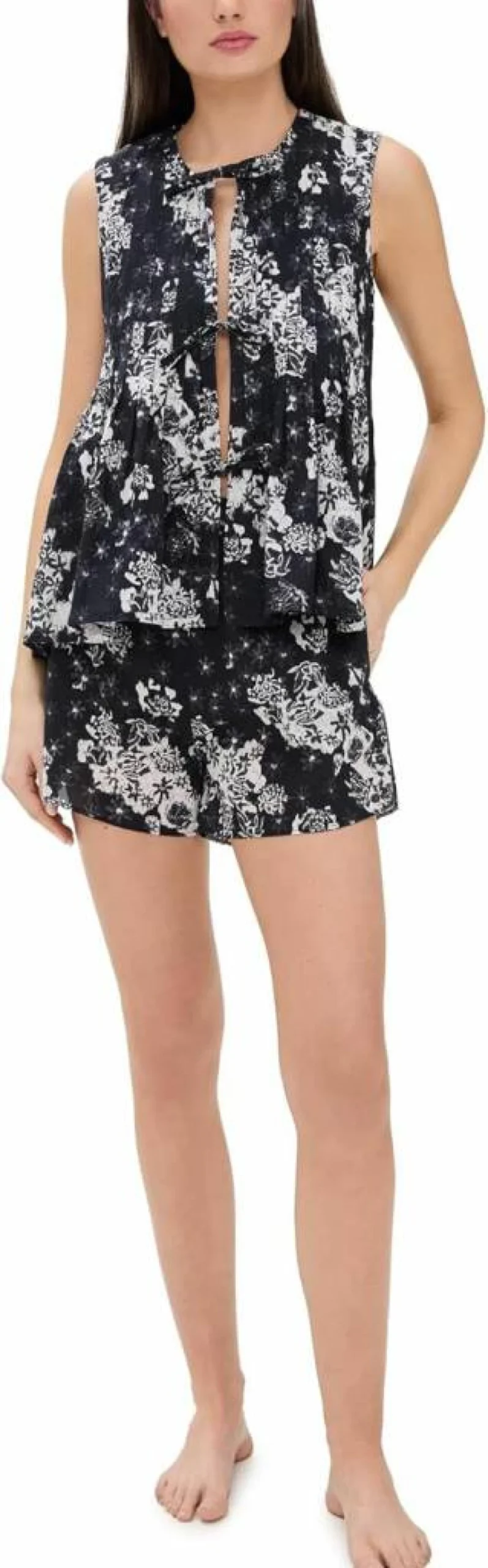 Desmond & Dempsey Women's Pleated Camisole and Shorts Set - Comfortable Sleepwear & Loungewear