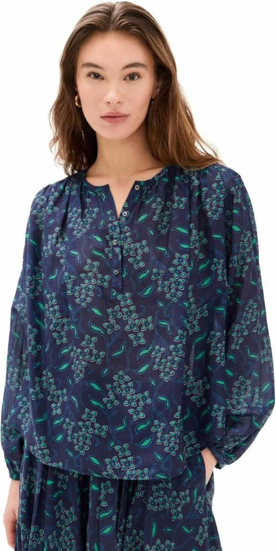 XIRENA Women's Felice Top Stylish Comfortable Casual Blouse for Everyday Wear