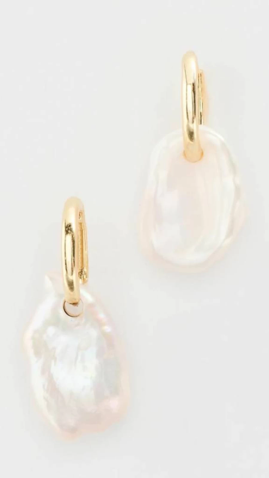 SHASHI Women's Giselle Huggie Hoop Earrings - Gold Plated Huggies for Everyday Wear