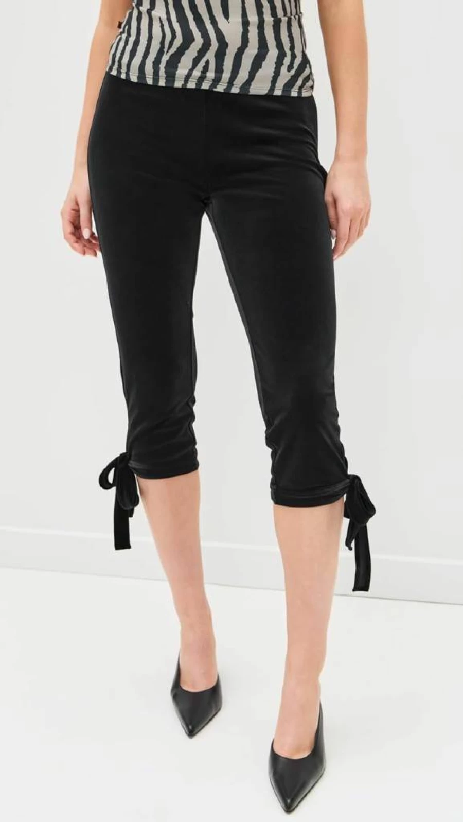 Miaou Women's Emma High-Rise Stretch Denim Capri Pants for Casual Comfort