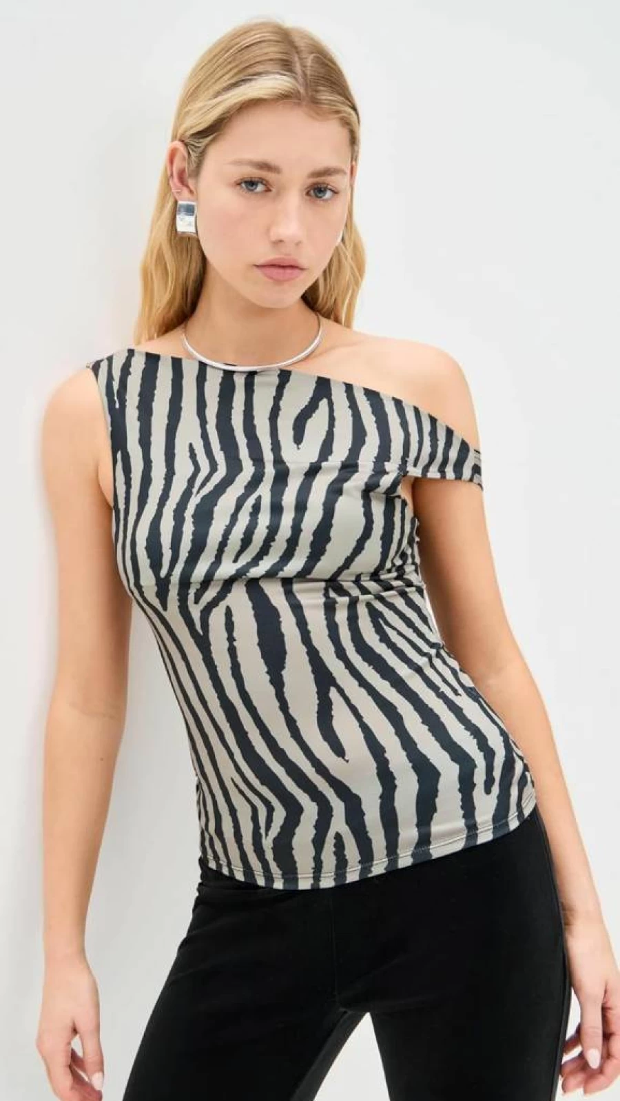 Miaou Women's Lani Top - Stylish Casual Blouse for Women | Trendy Feminine Tops