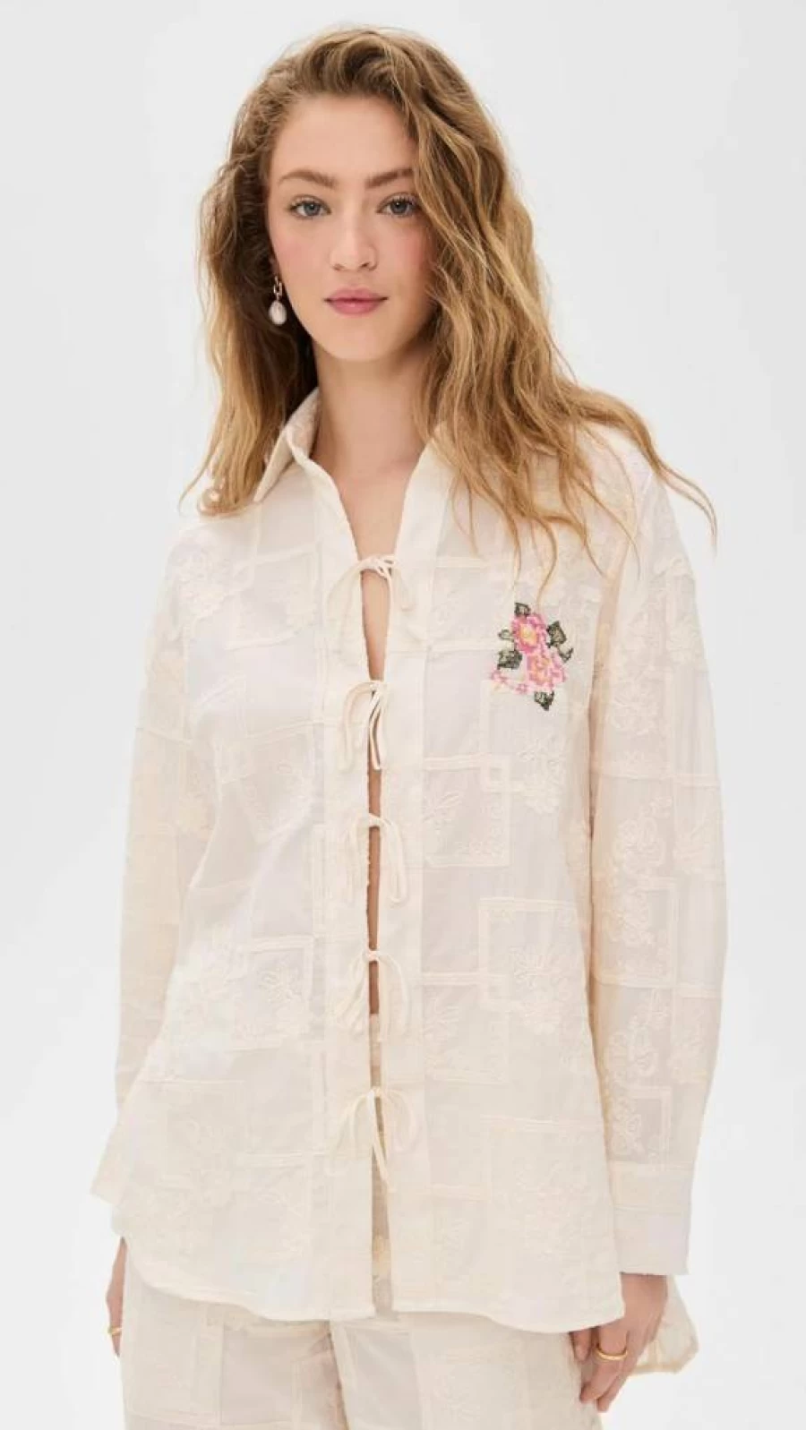 AGUA BENDITA Women's Swan Print Meraki Shirt - Elegant Solid Top