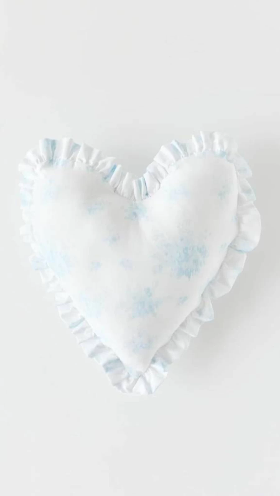 LOVESHACKFANCY Women's Heart-Shaped Ruffle Decorative Pillow